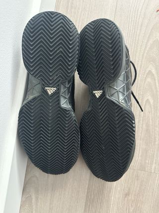 Zapatillas Adidas Negras Talla 42 como nuevas