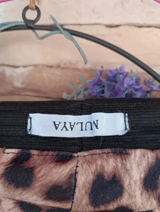 Conjunto Top Negro y Pantalón Leopardo