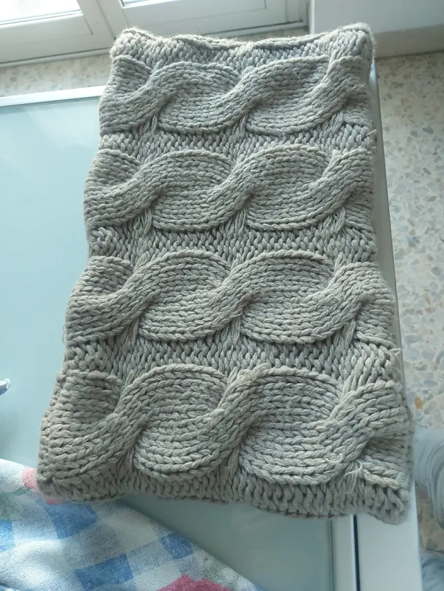 Scaldacollo lavorato a maglia