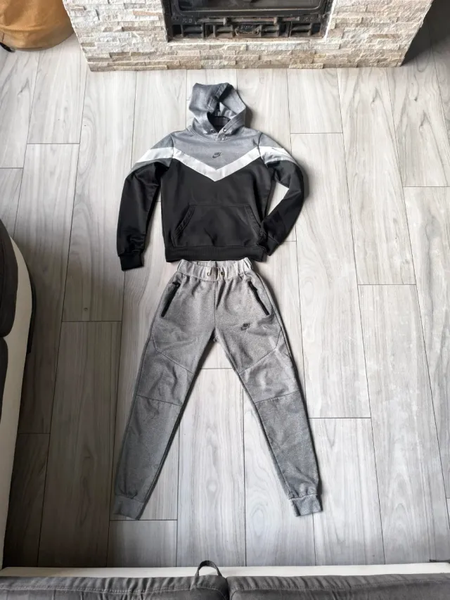 Prendas variadas de ropa niño diferentes tallas