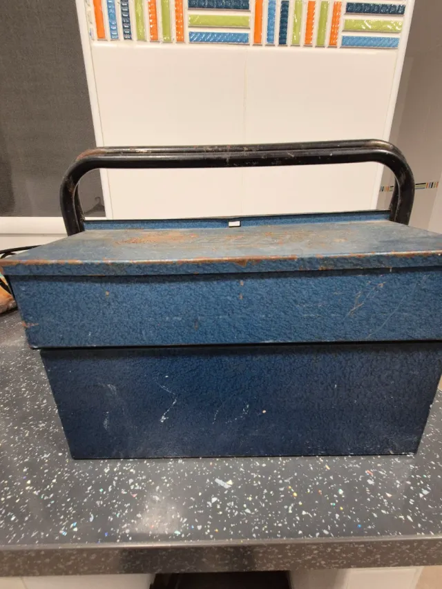 Cassetta degli attrezzi blu