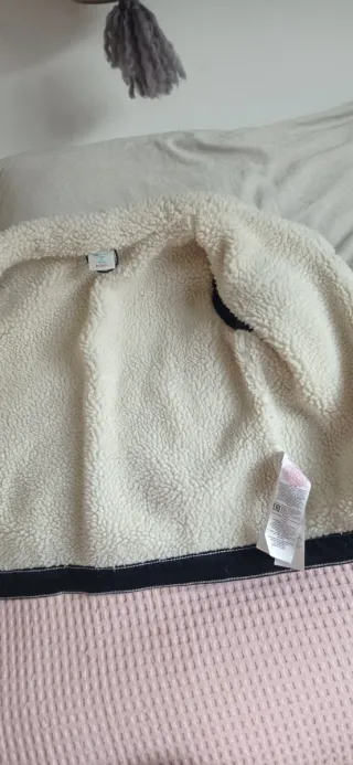 Cazadora niño negra forrada hasta 8 o 7 años 