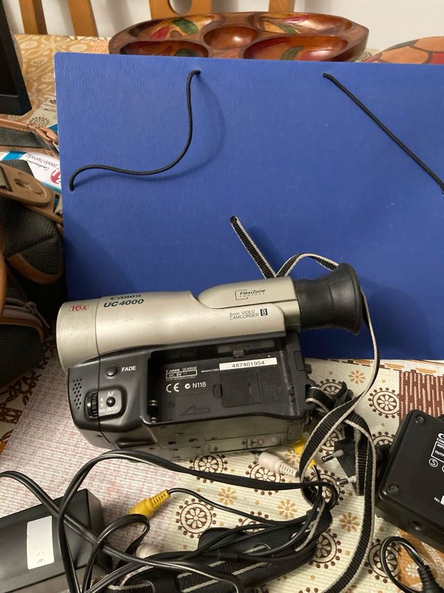 ¡OPORTUNIDAD!  Cámara Canon UC4000