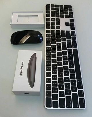 Lote Apple Teclado Magic + Ratón Magic Mouse     