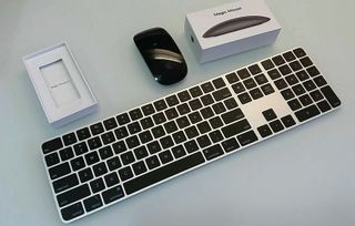 Lote Apple Teclado Magic + Ratón Magic Mouse     