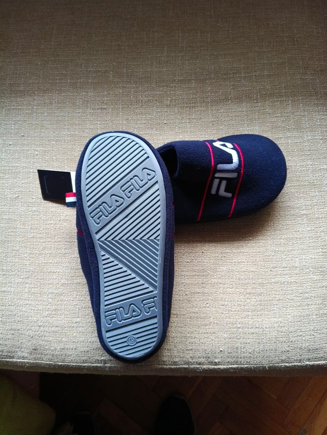 Zapatillas Fila casa azul y rojo