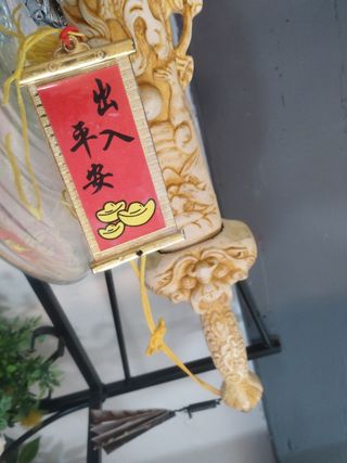 Espada china decorativa tallada