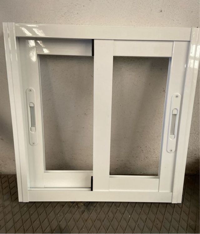 Ventana aluminio blanca