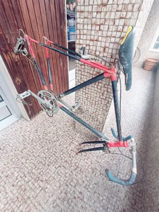 Bicicleta antigua de carretera