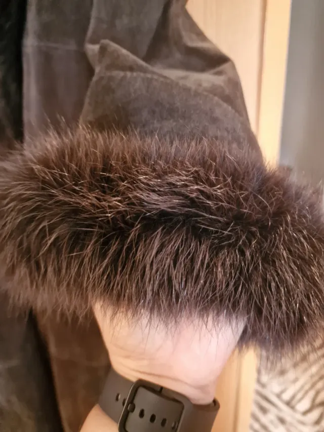 Abrigo largo ante marrón con piel