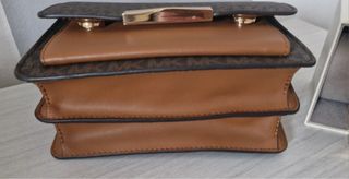 Borsa Michael Kors in pelle marrone e oro