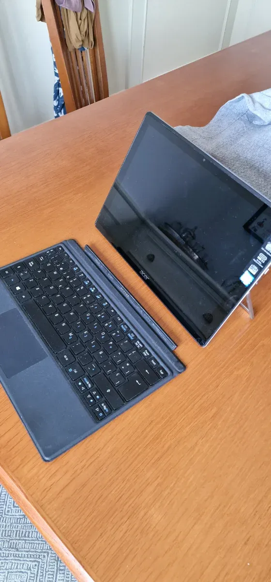 Acer Switch Alpha 12 2 en 1 Portátil