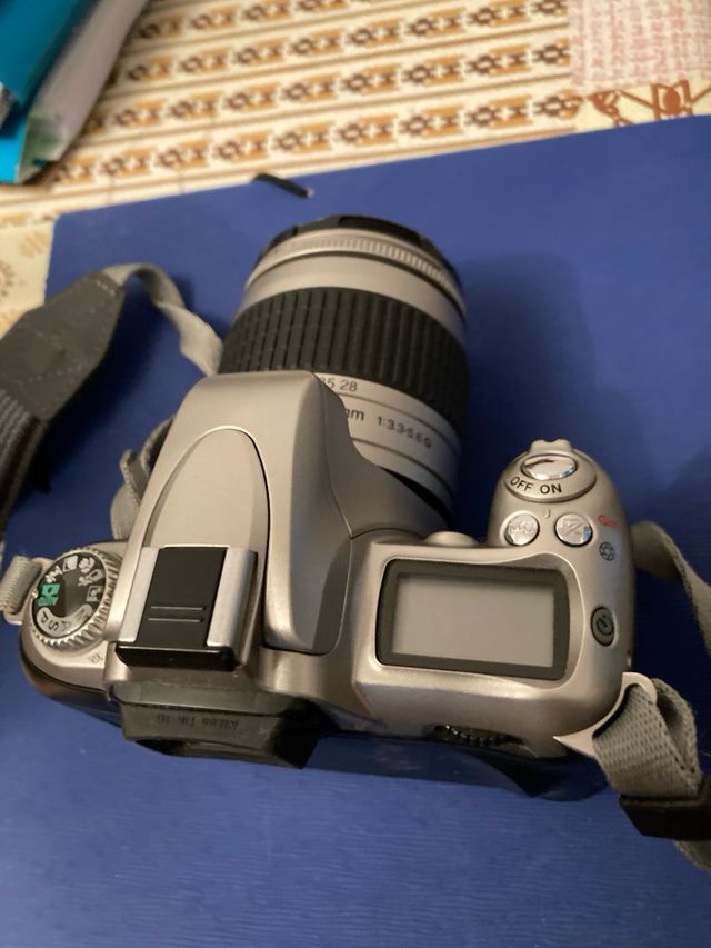 ¡OPORTUNIDAD! Cámara Nikon F55 Plata