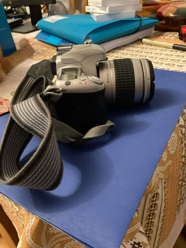 ¡OPORTUNIDAD! Cámara Nikon F55 Plata