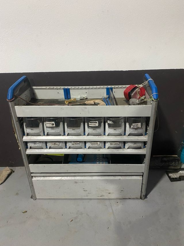 Mueble estantería cajonera Sortimo para furgoneta