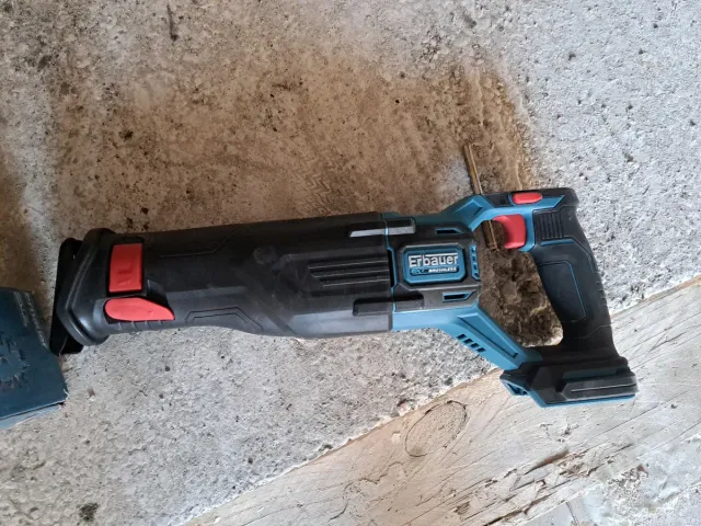 Sierra Recíproca Erbauer 18V Brushless