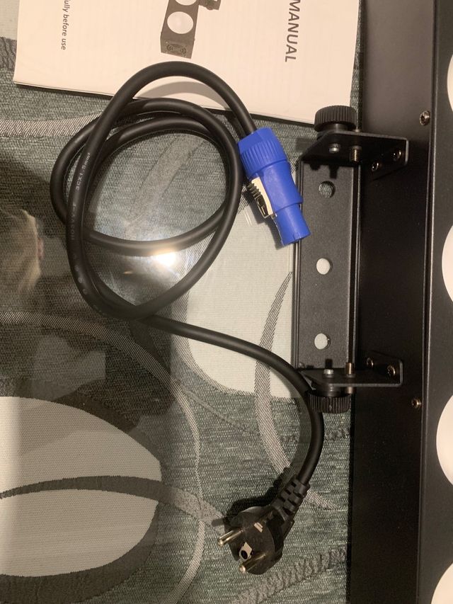 Barra de luzes LED preta profissional