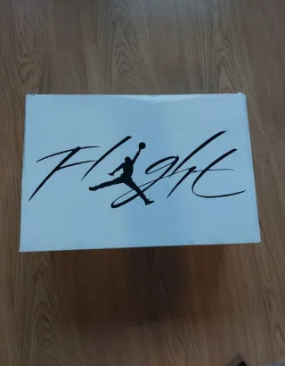 Jordan 4 Retro White Thunder (GS)