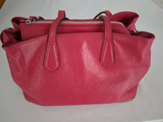 Bolso de piel rojo cereza