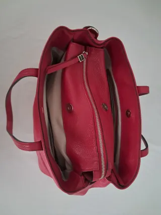 Bolso de piel rojo cereza