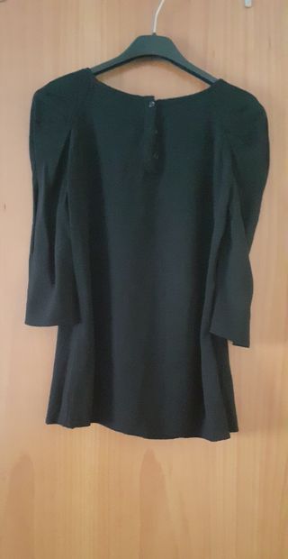 Camiseta Zara manga abullonada negra Talla XS