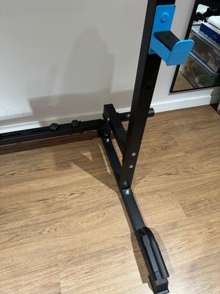 Rack sentadillas con barra y pesas