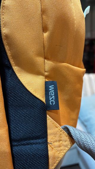 Mochila WESC Naranja y gris