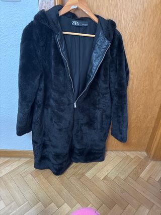 Abrigo pelo negro Zara Talla XS