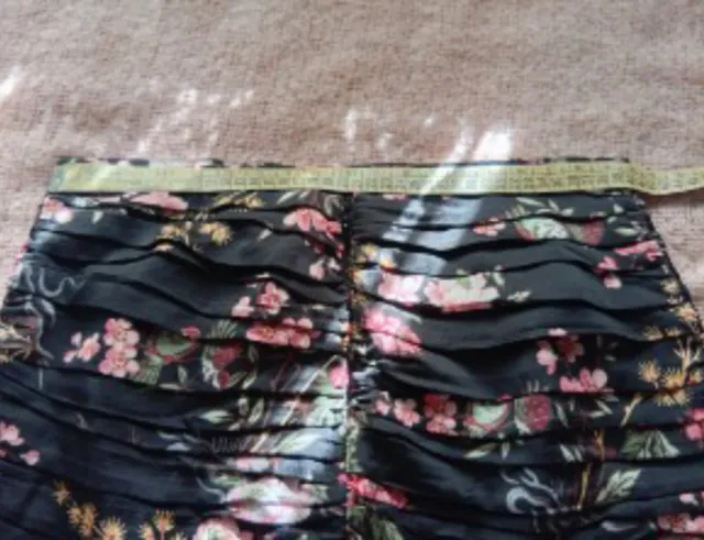 Minifalda drapeada floral