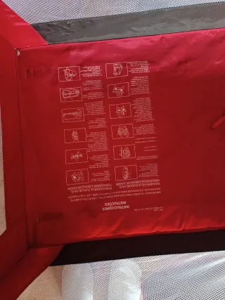 Cuna de viaje plegable.