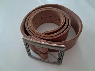 Cinturón de cuero marrón