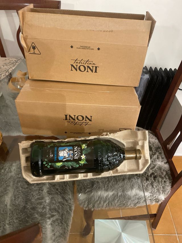 3 bottiglie di succo originale di Noni tahitiano