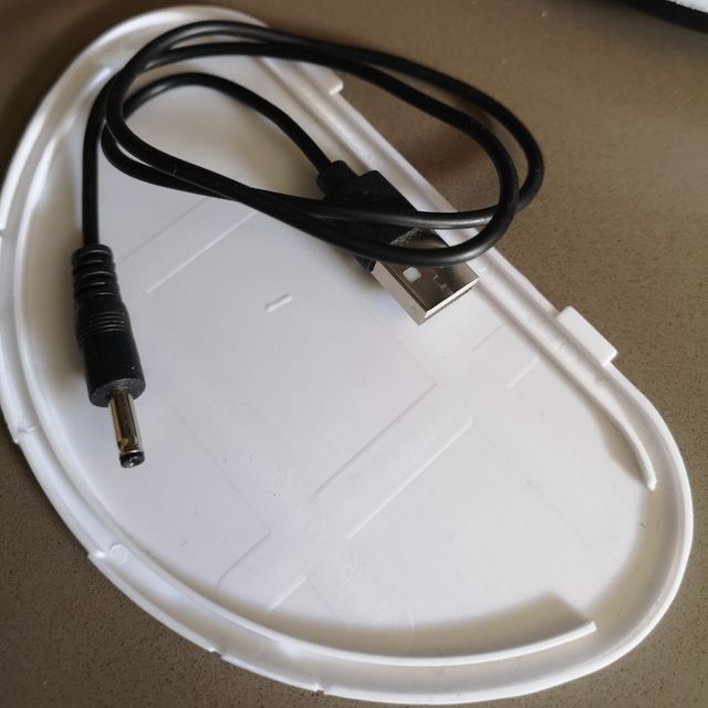 Aspirapolvere robot bianco