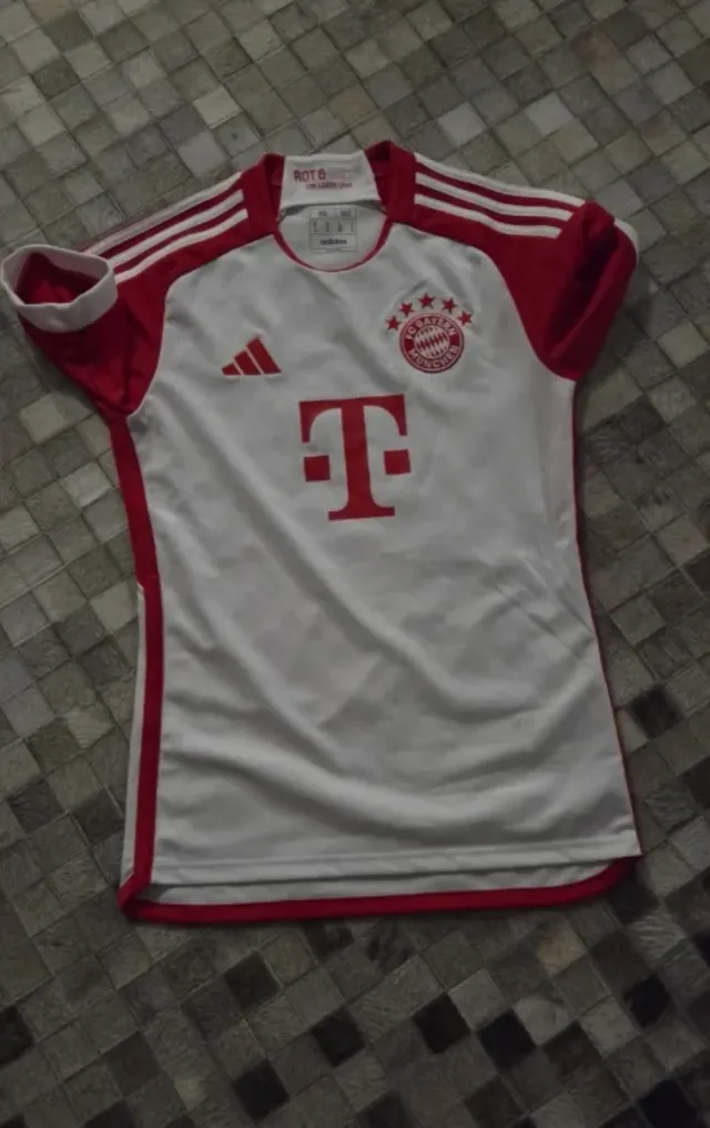 Camiseta Bayern Múnich Adidas Roja y Blanca