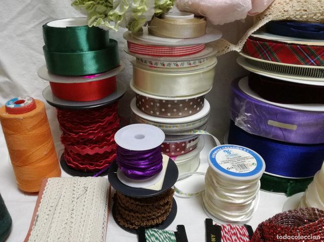 Lote mercería: cintas, hilos, encajes
