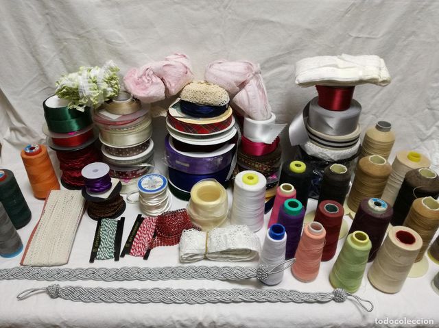 Lote mercería: cintas, hilos, encajes