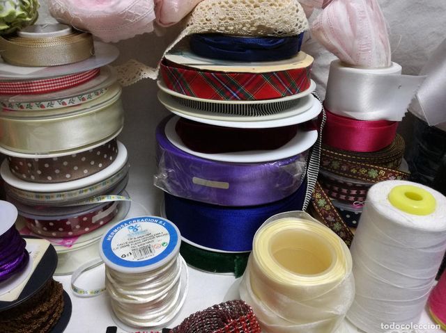 Lote mercería: cintas, hilos, encajes