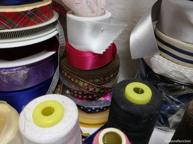 Lote mercería: cintas, hilos, encajes