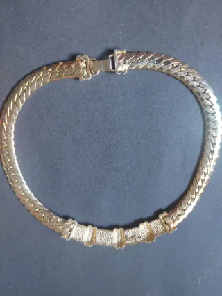 COLLAR DORADO