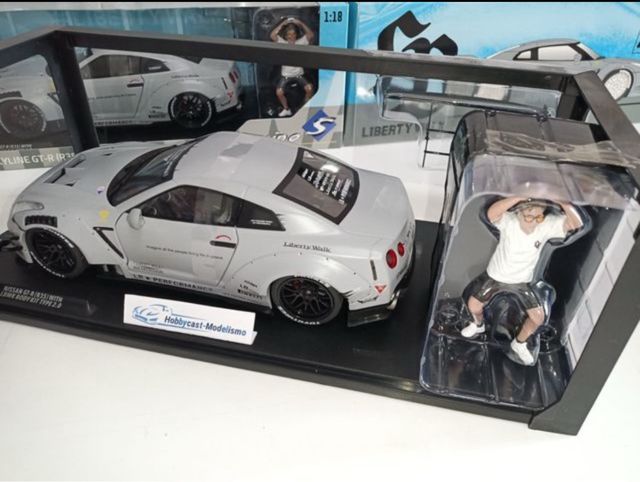 Kit 1:18 Nissan Skyline GT-R R35 LBWK + Figura