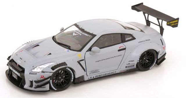 Kit 1:18 Nissan Skyline GT-R R35 LBWK + Figura