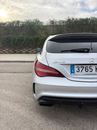 Mercedes-Benz Clase CLA 45 AMG *libro sellado*