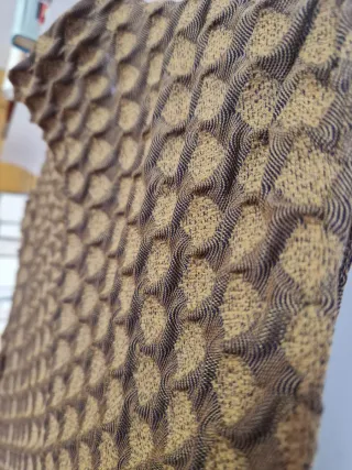 Vestido sin mangas con relieve