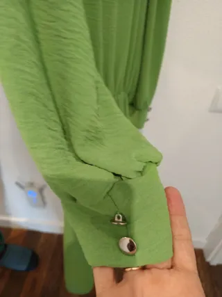 KOKER Vestido verde con cinturón