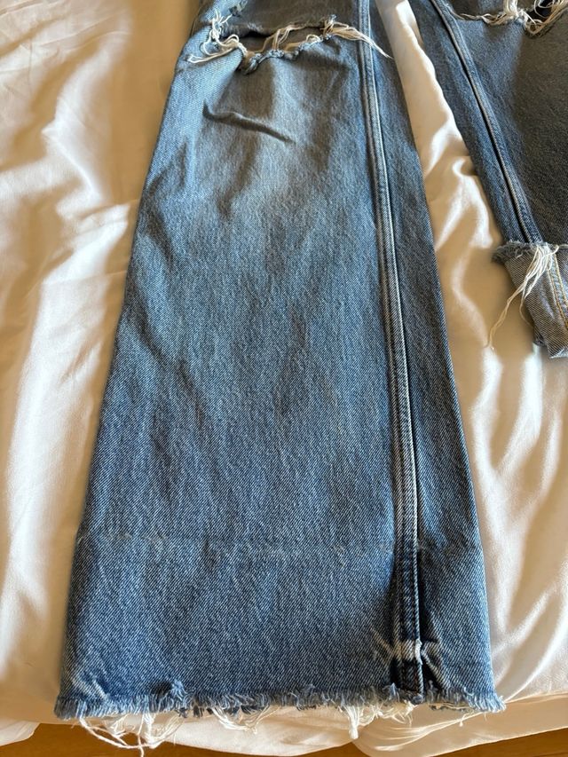 Vaqueros Zara rotos largos