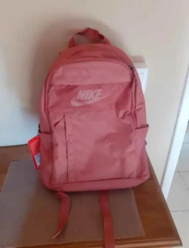 Mochila grande Nike a estrenar 