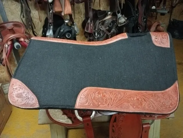 Sudadero Western Negro con Bordes de Cuero