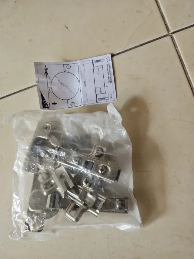 Bisagras para muebles