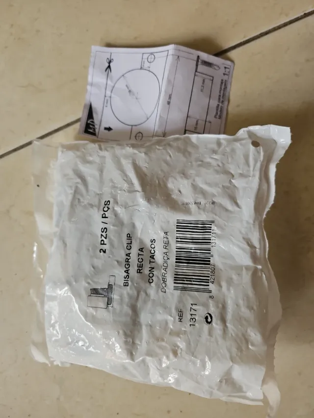 Bisagras para muebles