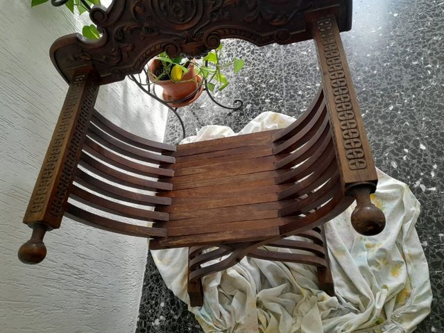 Sedia in legno Savonarola